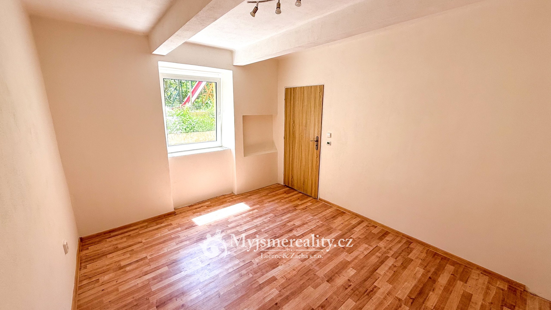 Fotografie k pronájmu nemovitosti
